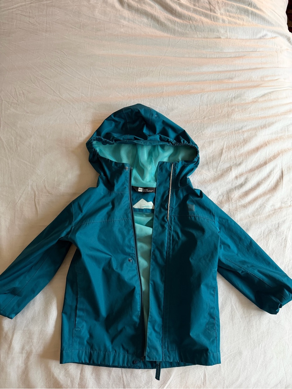 MEC Kids Teal Hooded Rain Jacket - Lightweight Waterproof Coat size 3T